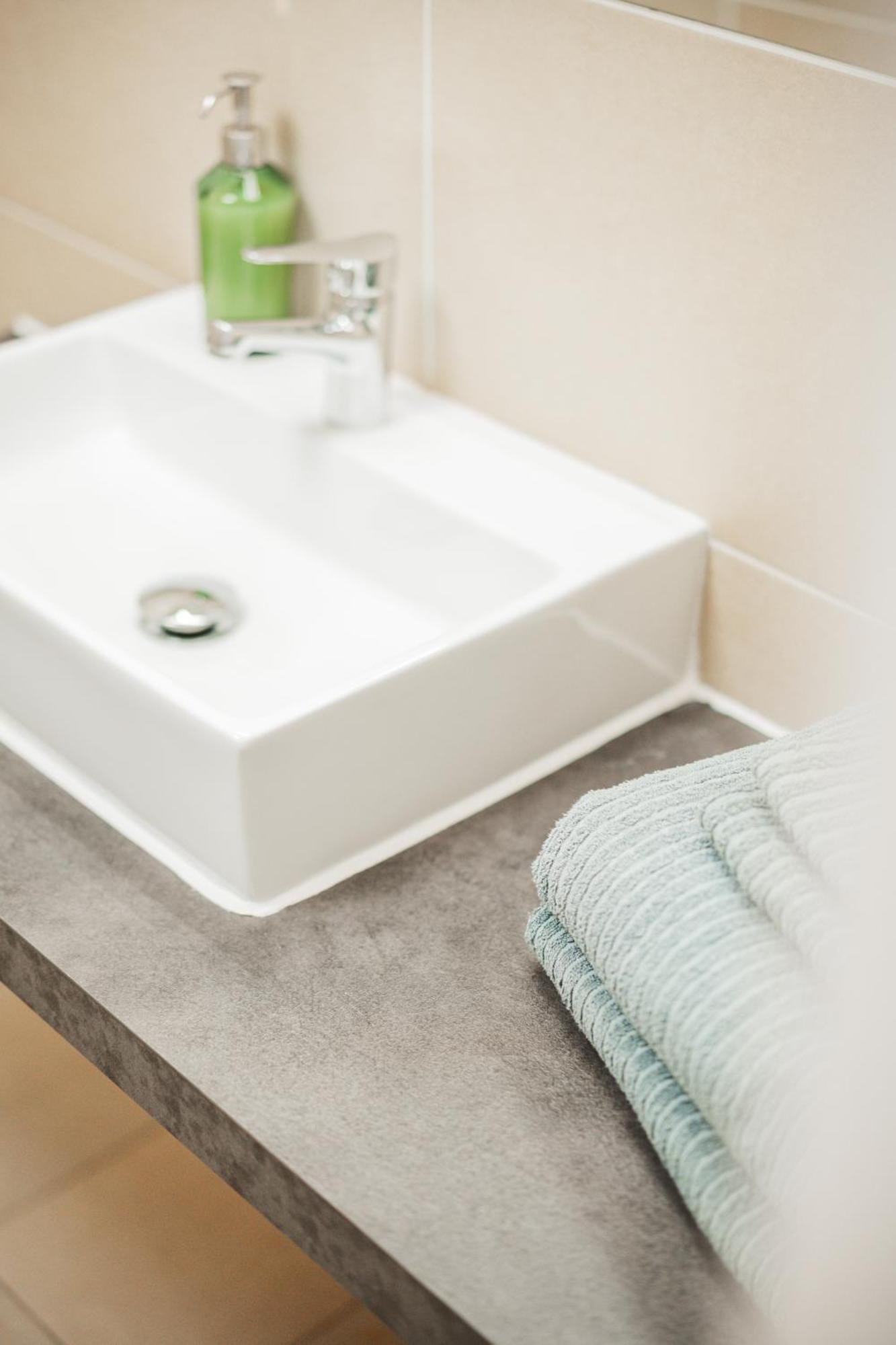 Central 60M2 Suite 10 Min Walk From Main Station Wien Eksteriør billede